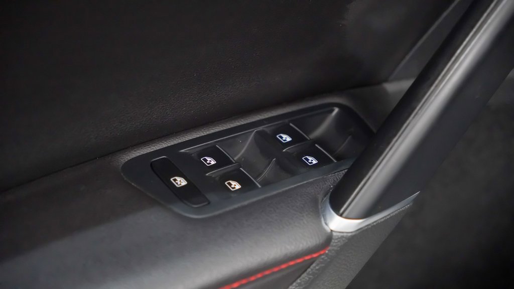 Used 2016 Volkswagen GTI SE image 21