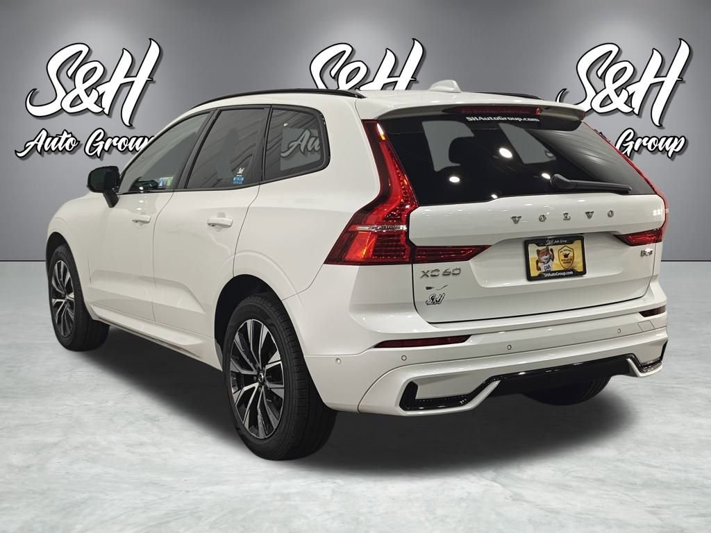 Used 2023 Volvo XC60 B5 Plus image 16