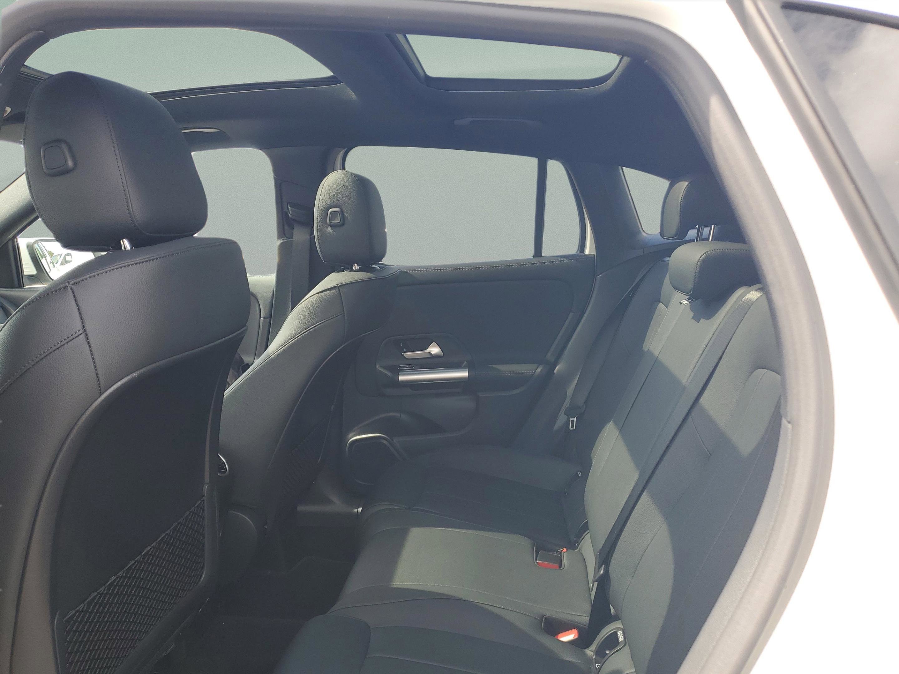 Certified 2025 Mercedes-Benz GLA 250 image 12