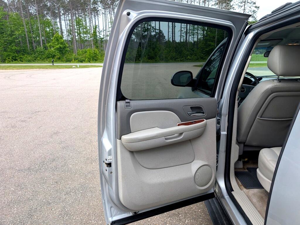 Used 2012 Chevrolet Suburban LT w/ Luxury Package image 14