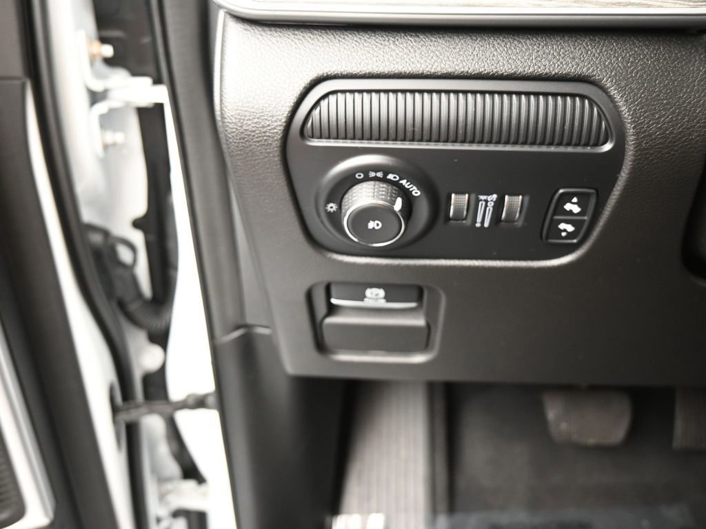 Used 2023 Jeep Wagoneer Series III w/ Preferred Equipment Group image 33