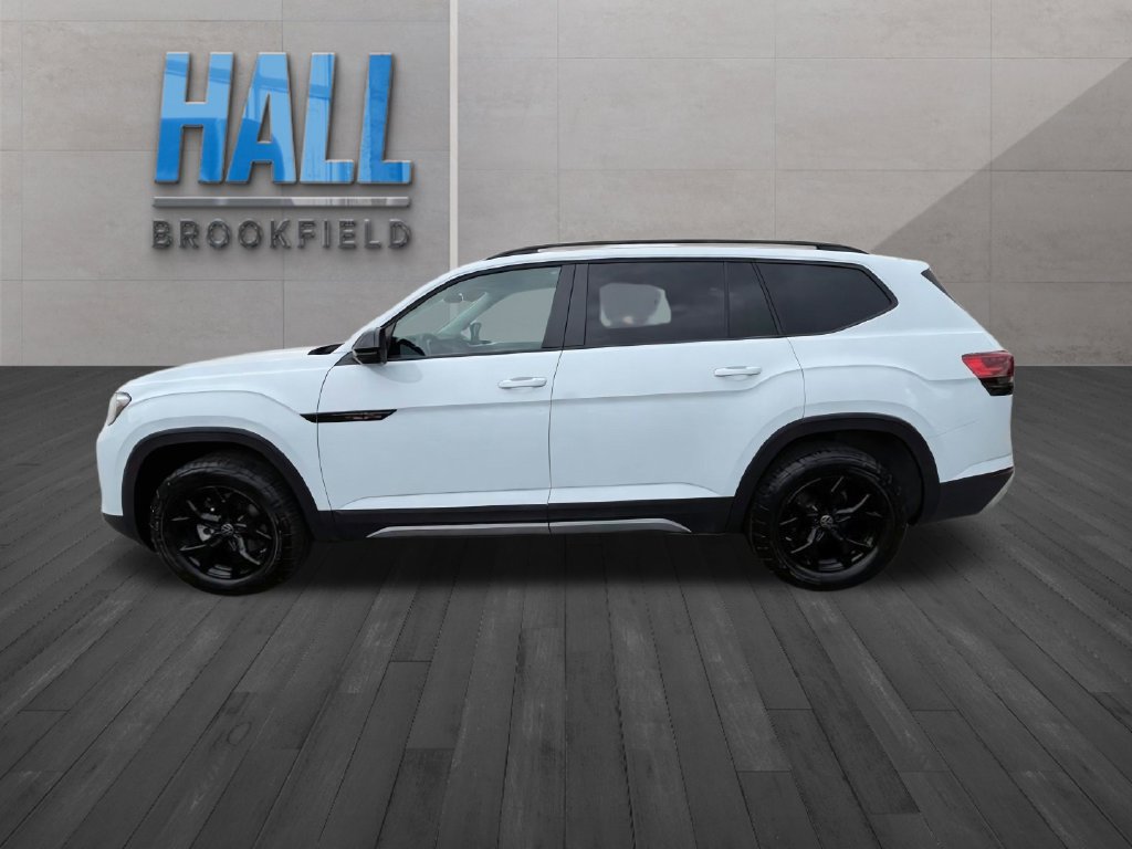 Certified 2024 Volkswagen Atlas Peak Edition SE AWD/4WD image 4