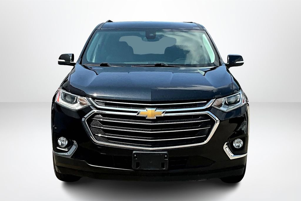 Used 2021 Chevrolet Traverse LT image 2