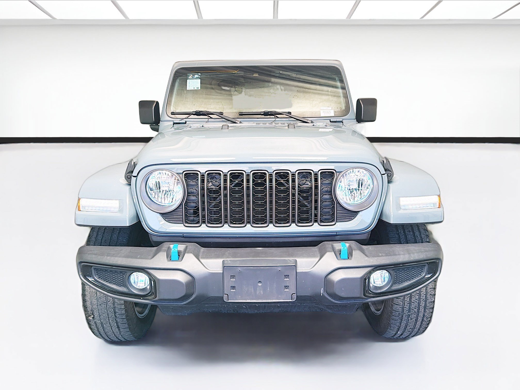 Used 2024 Jeep Wrangler Unlimited AWD/4WD image 2