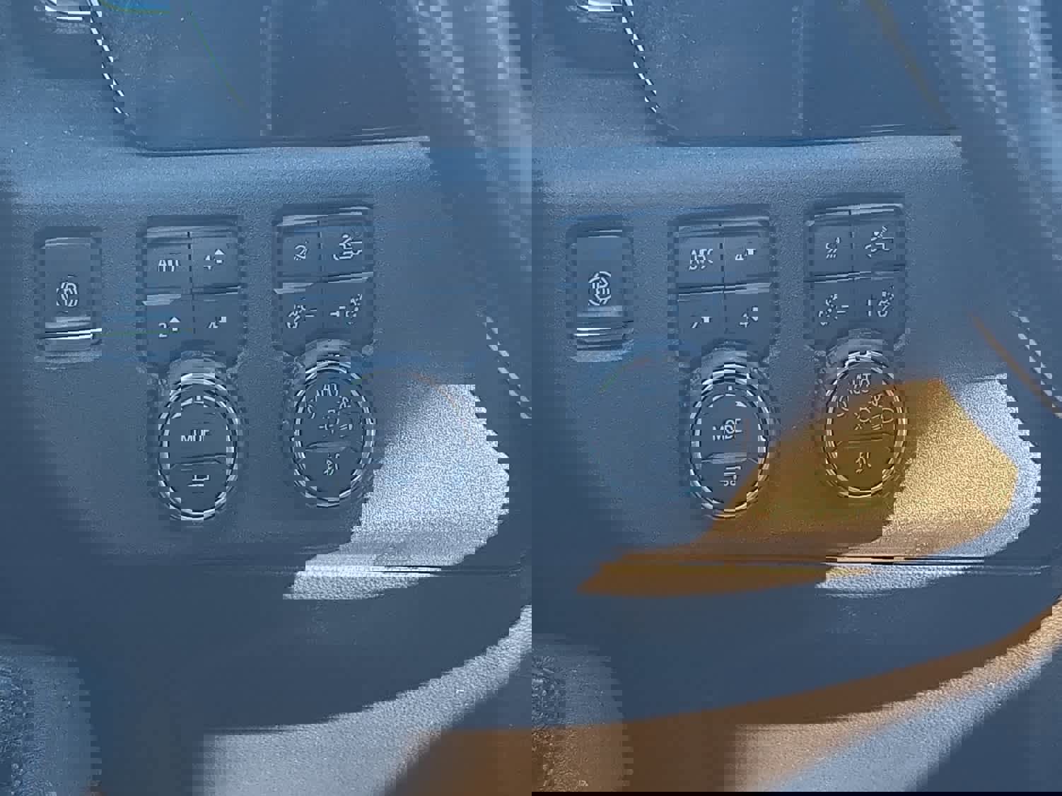 Used 2022 Chevrolet Silverado 1500 LTZ image 12