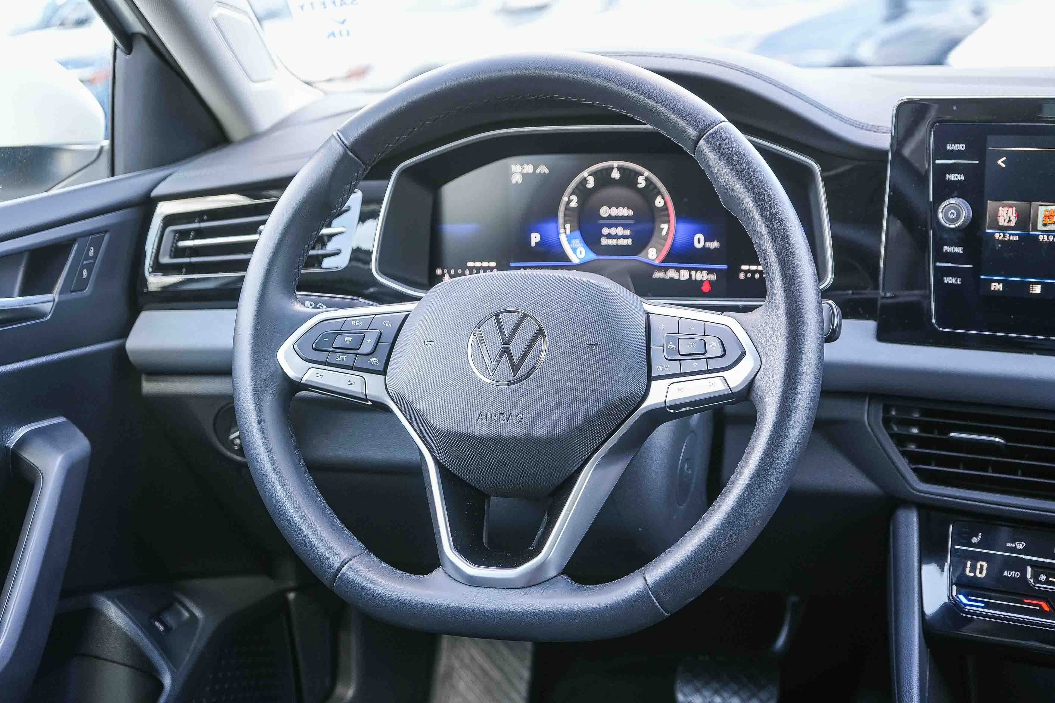Used 2026 Volkswagen Jetta SE FWD image 18