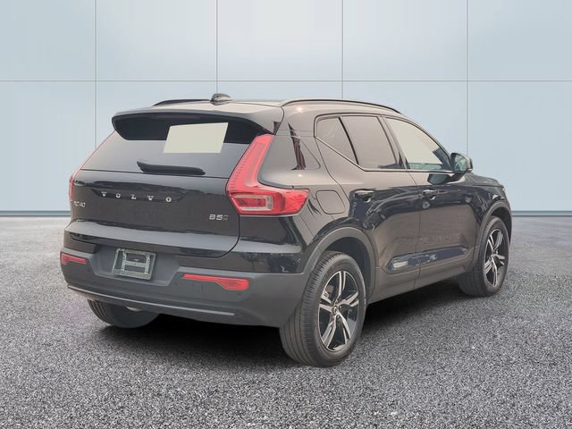 Certified 2026 Volvo XC40 B5 Core w/ Climate Package AWD/4WD image 4