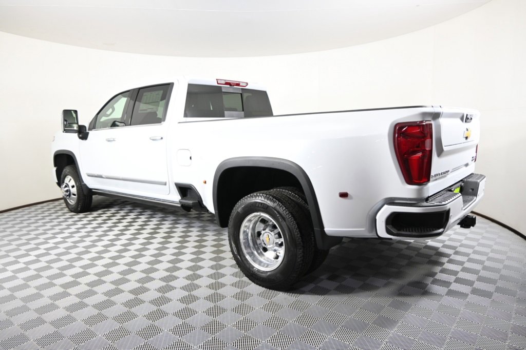 New 2026 Chevrolet Silverado 3500 High Country w/ High Country Premium Package image 4
