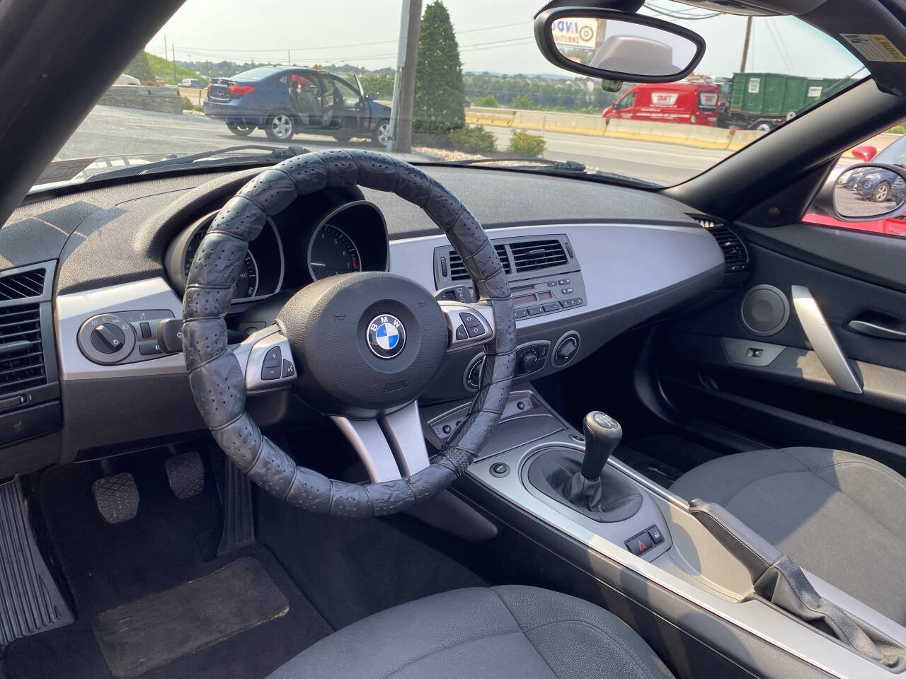 Used 2004 BMW Z4 2.5i RWD image 15