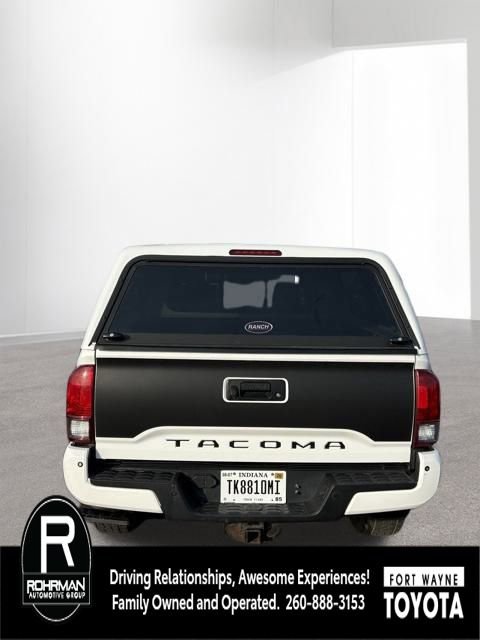 Used 2017 Toyota Tacoma TRD Off-Road image 7