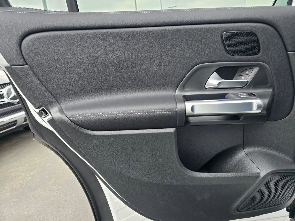 New 2026 Mercedes-Benz GLB 250 4MATIC image 18