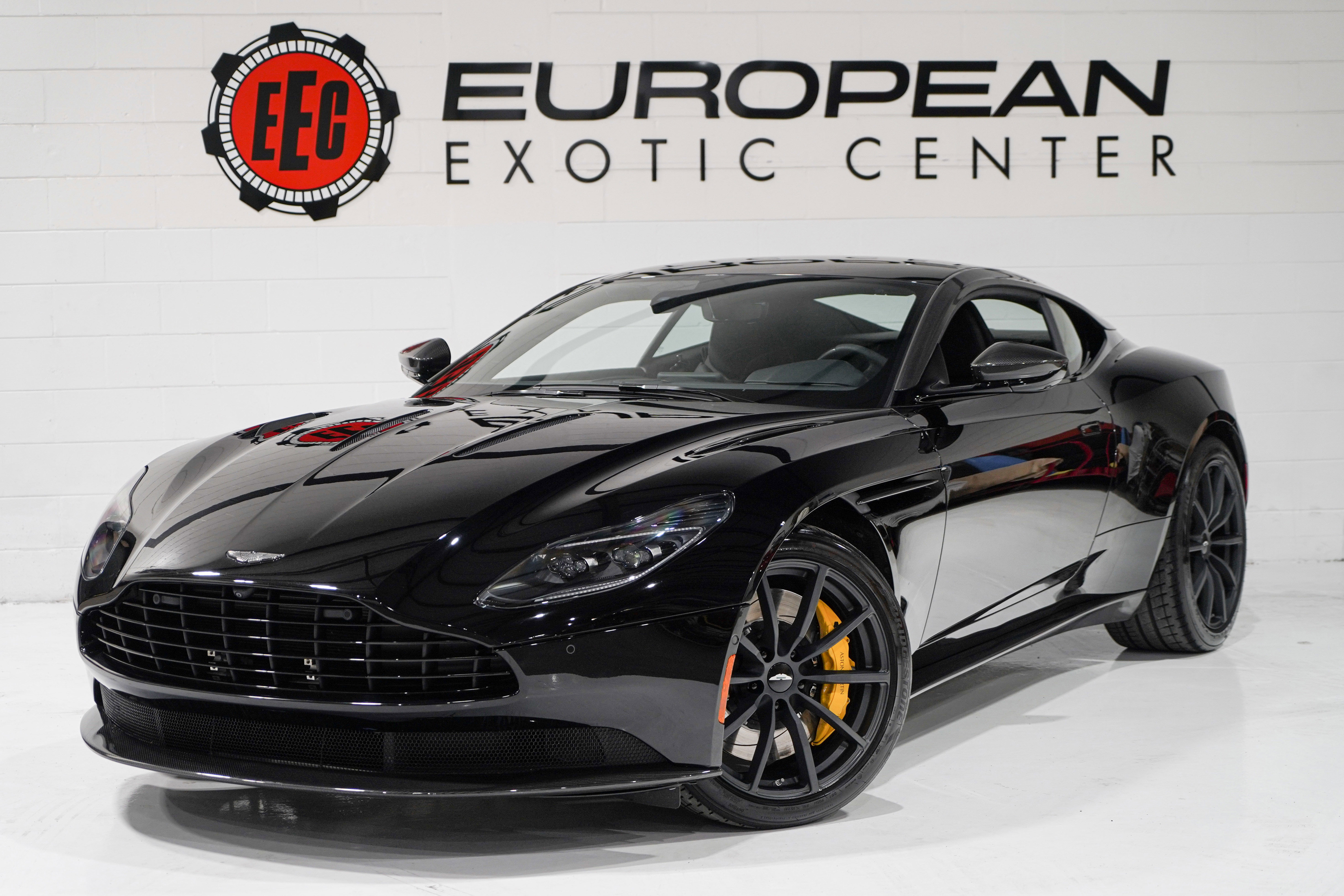 Used 2023 Aston Martin DB11 V12 RWD image 4