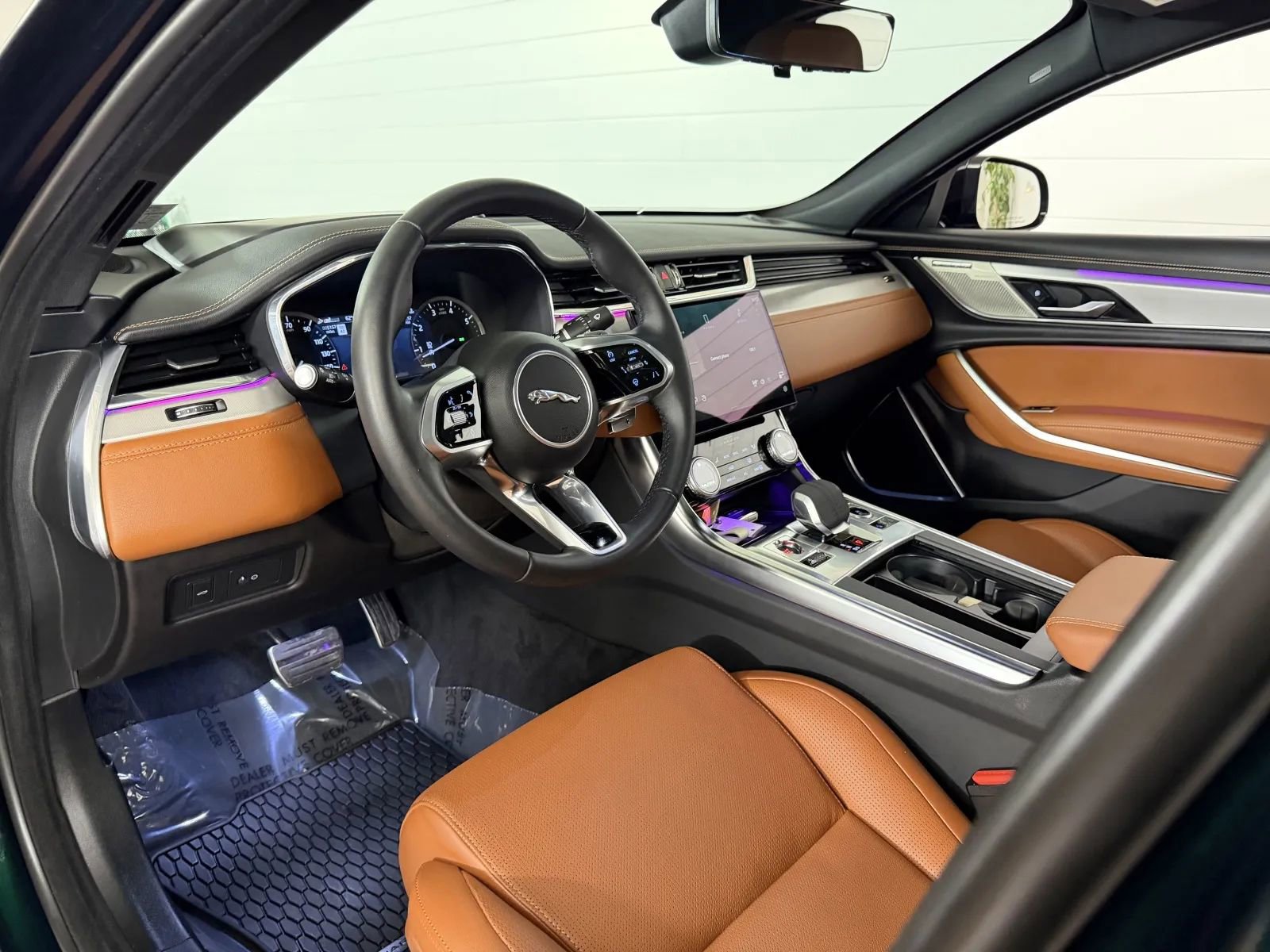 Used 2024 Jaguar XF R-Dynamic SE AWD/4WD image 11