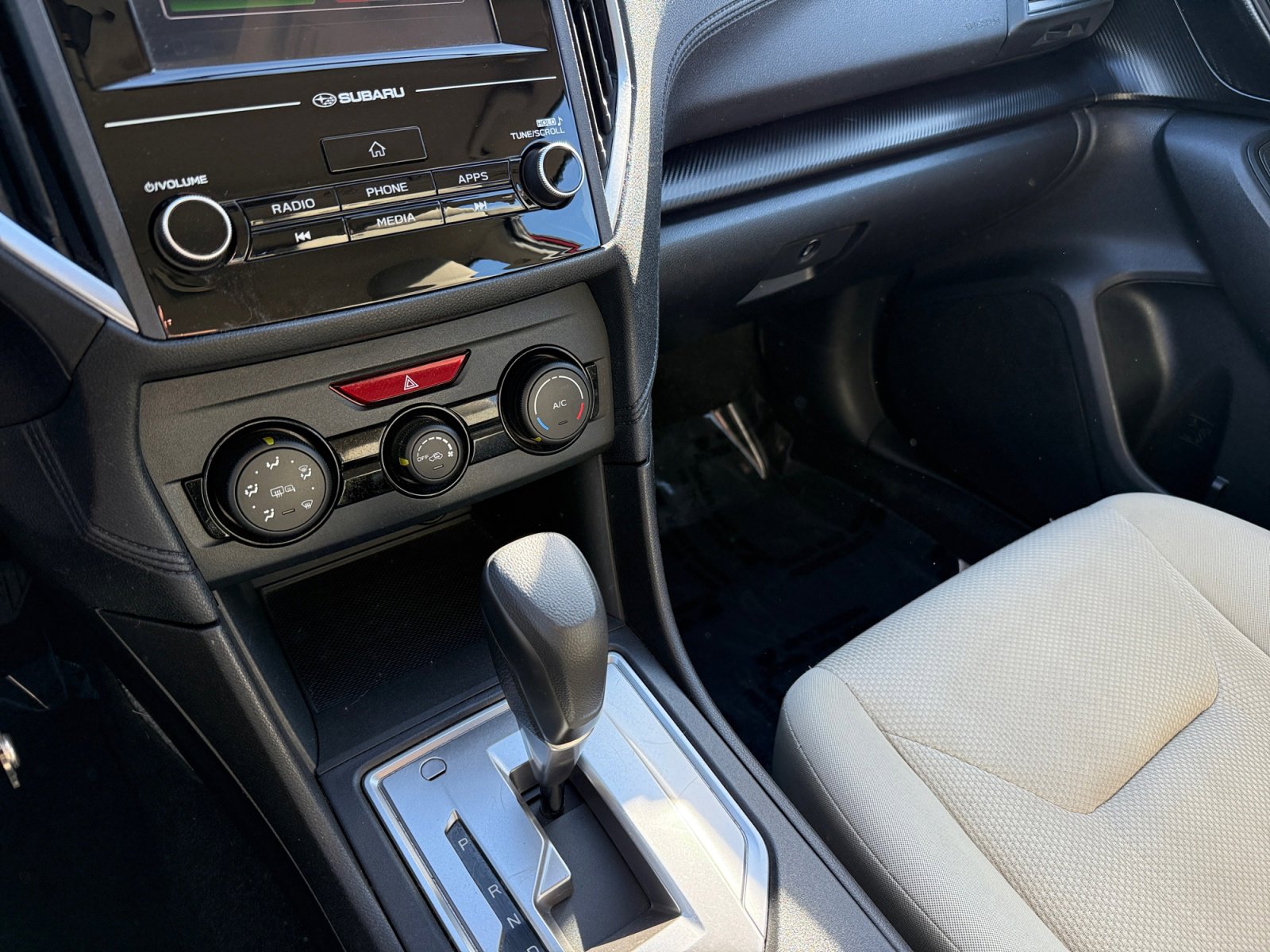 Used 2017 Subaru Impreza 2.0i Premium image 13