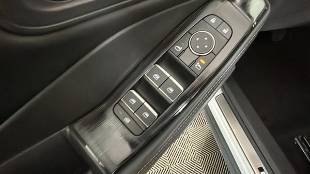 Used 2023 Nissan Rogue SL AWD/4WD image 10