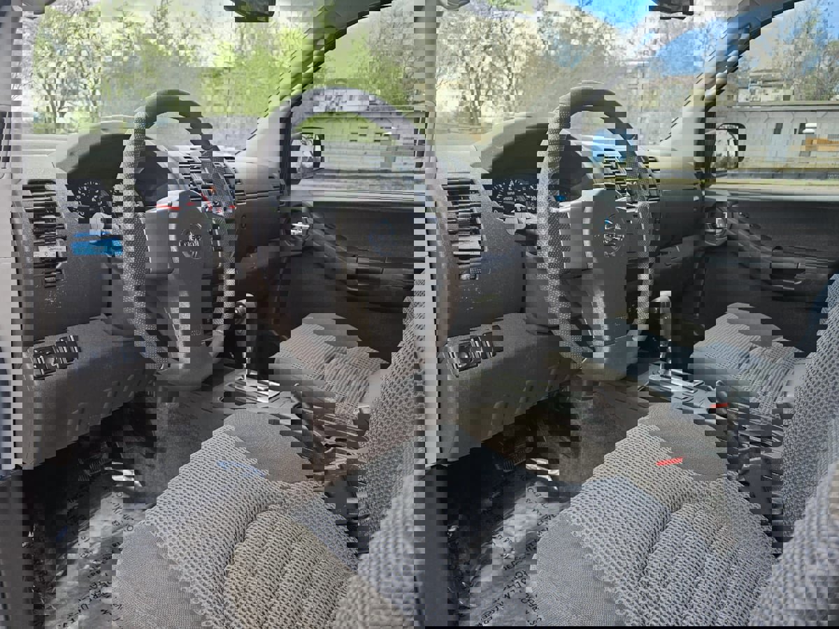 Used 2005 Nissan Xterra Off-Road image 10