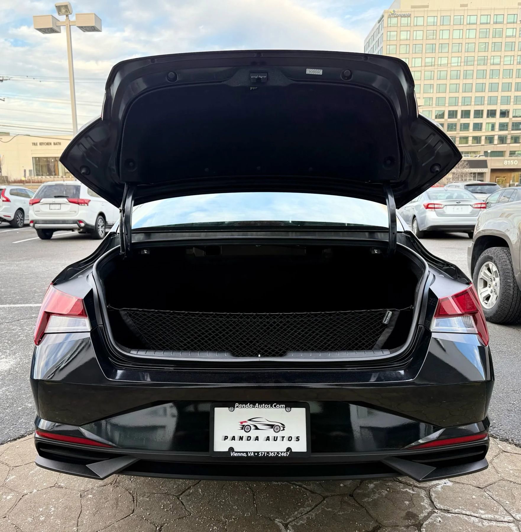 Used 2021 Hyundai Elantra SE w/ Cargo Package image 37