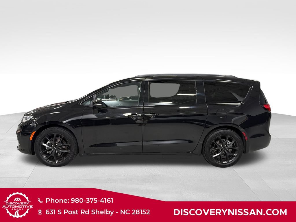 Used 2025 Chrysler Pacifica Limited FWD image 9