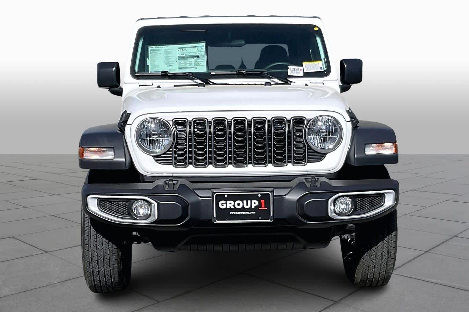 New 2026 Jeep Gladiator Sport AWD/4WD image 3