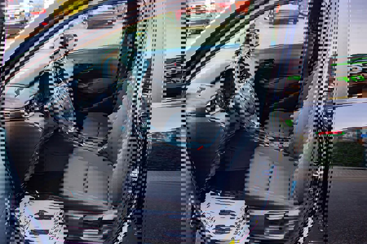 Used 2024 Toyota Corolla LE image 14