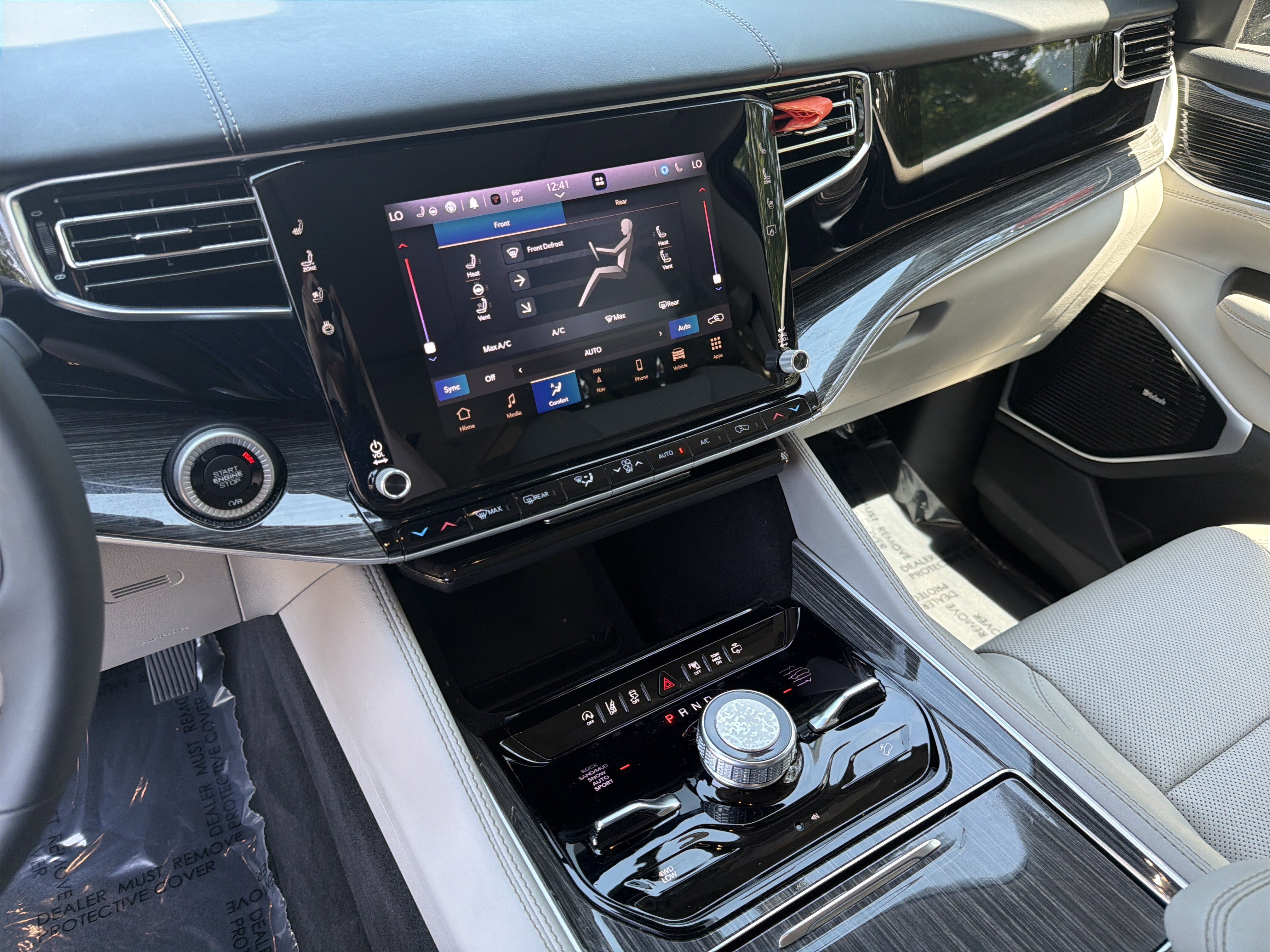 Used 2022 Jeep Wagoneer Series III w/ Premium Group I AWD/4WD image 38