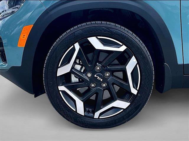 Used 2025 Kia Seltos SX AWD/4WD image 10