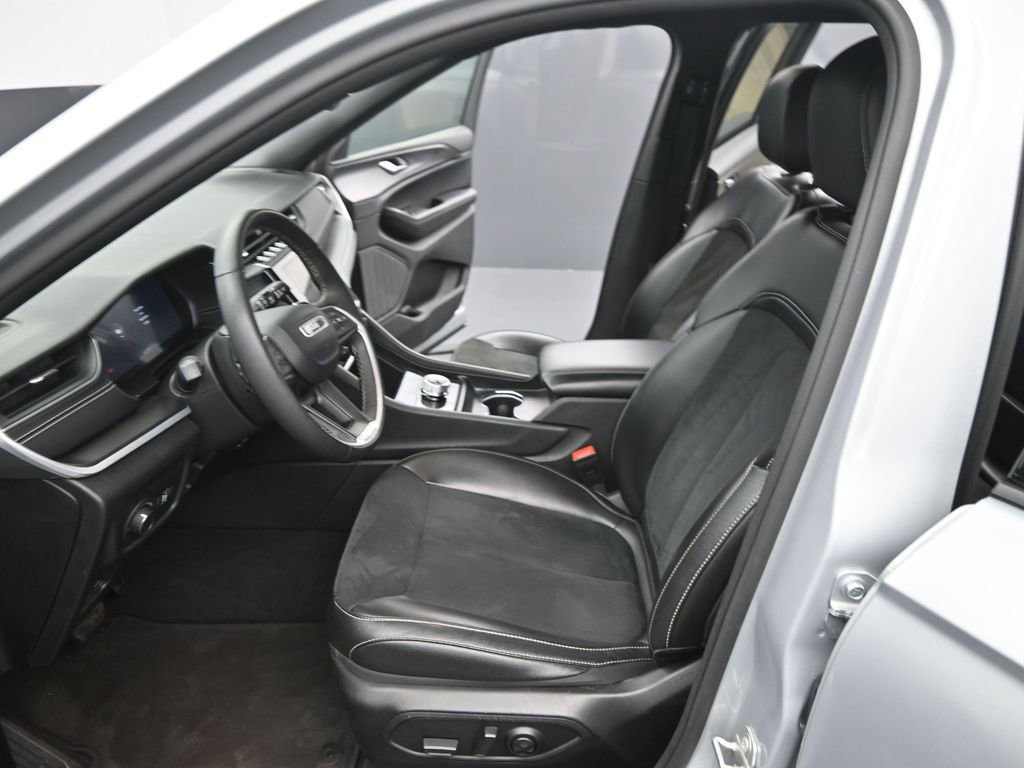 Used 2024 Jeep Grand Cherokee L Laredo AWD/4WD image 10