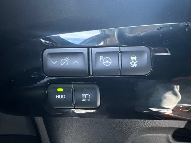 Used 2017 Toyota Prius Four w/ Advanced Technology Package FWD image 17