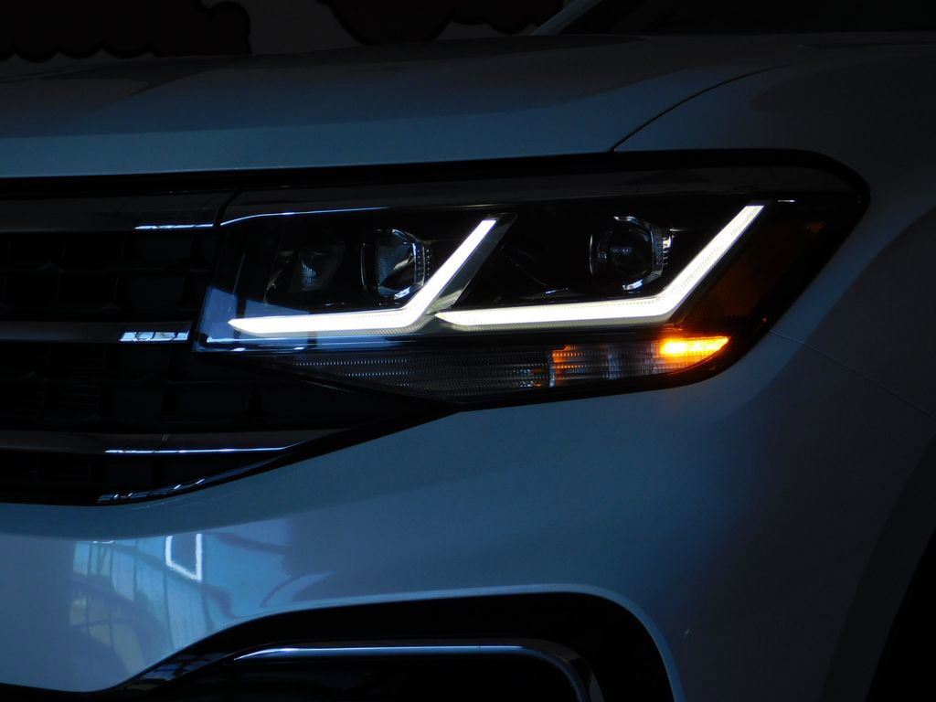 Used 2023 Volkswagen Atlas Cross Sport SEL Premium R-Line image 16