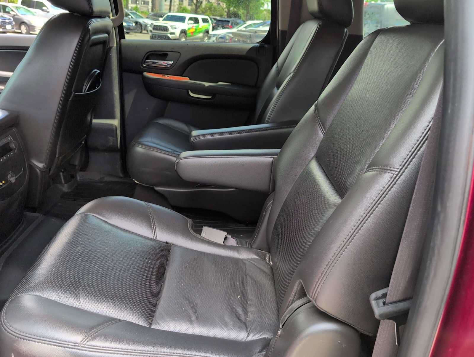 Used 2011 Chevrolet Suburban LTZ AWD/4WD image 18