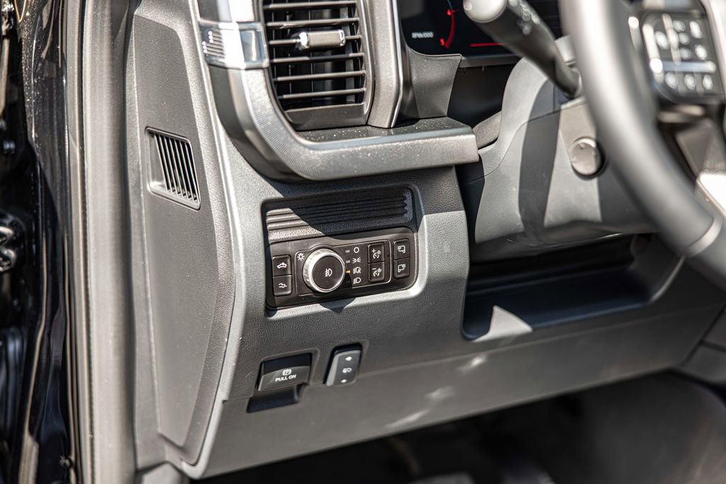 Used 2026 Ford F250 Platinum AWD/4WD image 19