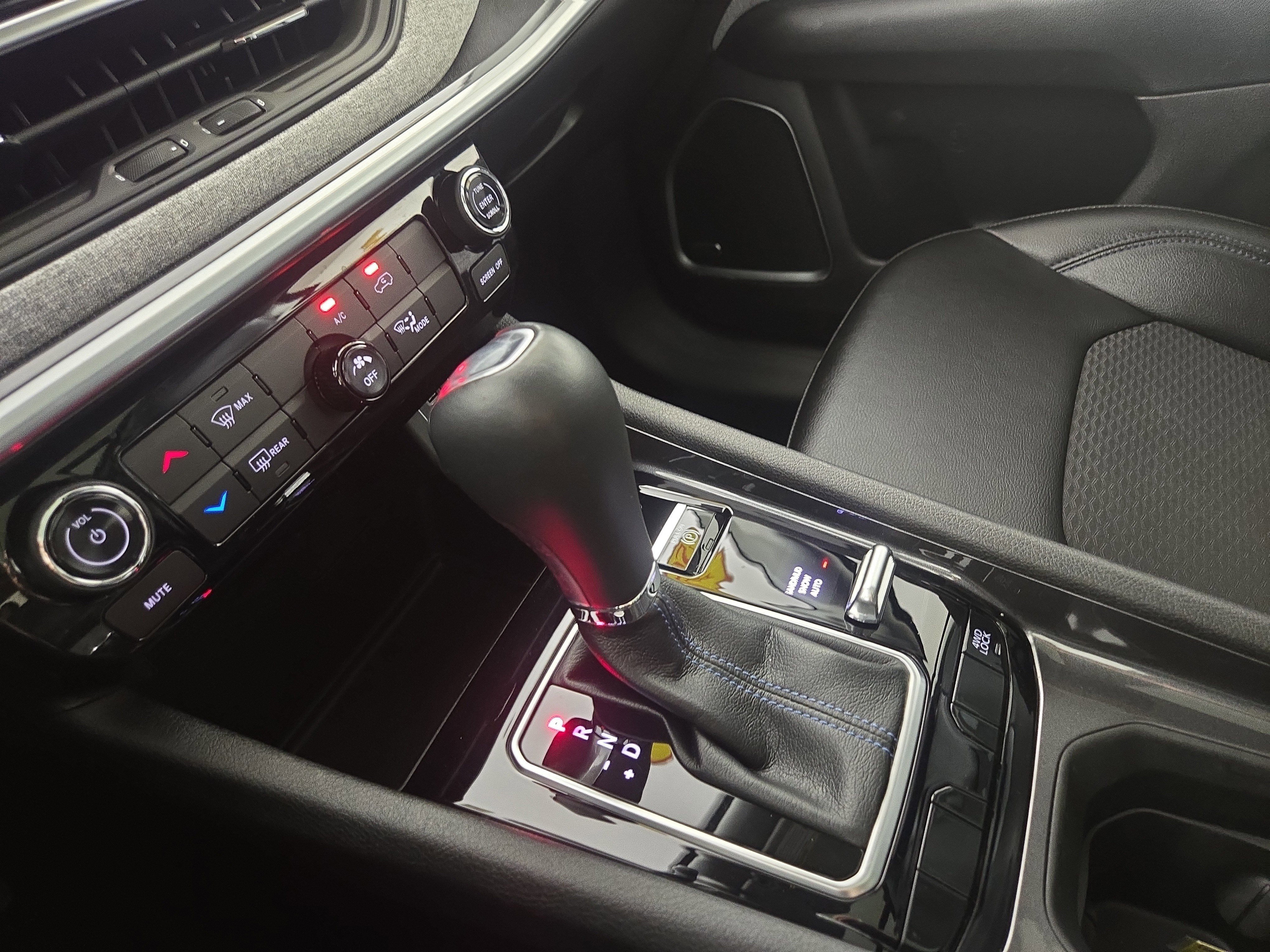 Certified 2022 Jeep Compass Latitude w/ Sun and Sound Group AWD/4WD image 24