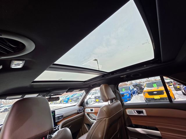 Used 2021 Ford Explorer King Ranch w/ Premium Technology Package AWD/4WD image 17