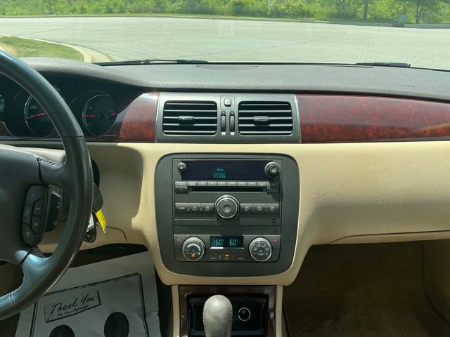 Used 2010 Buick Lucerne CXL FWD image 23