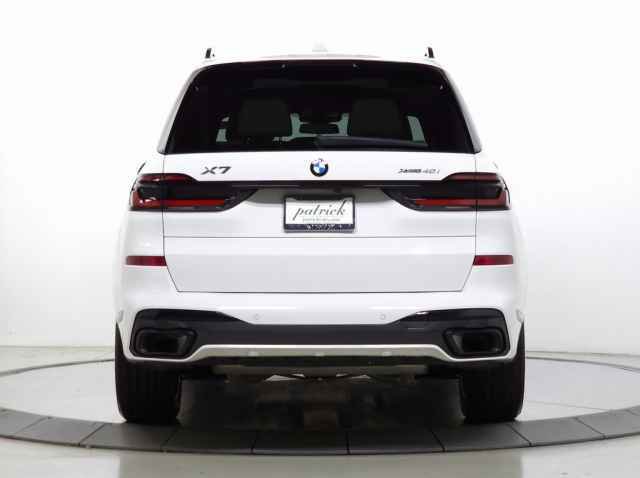 Used 2024 BMW X7 xDrive40i w/ M Sport Package image 8