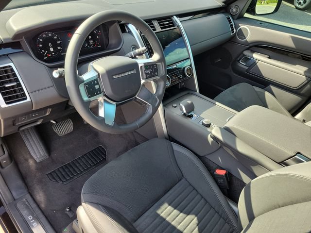 Used 2025 Land Rover Discovery S AWD/4WD image 23