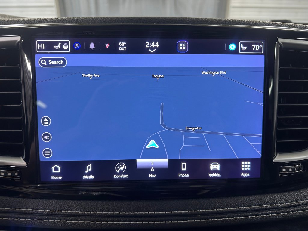 Used 2023 Chrysler Pacifica Limited image 14