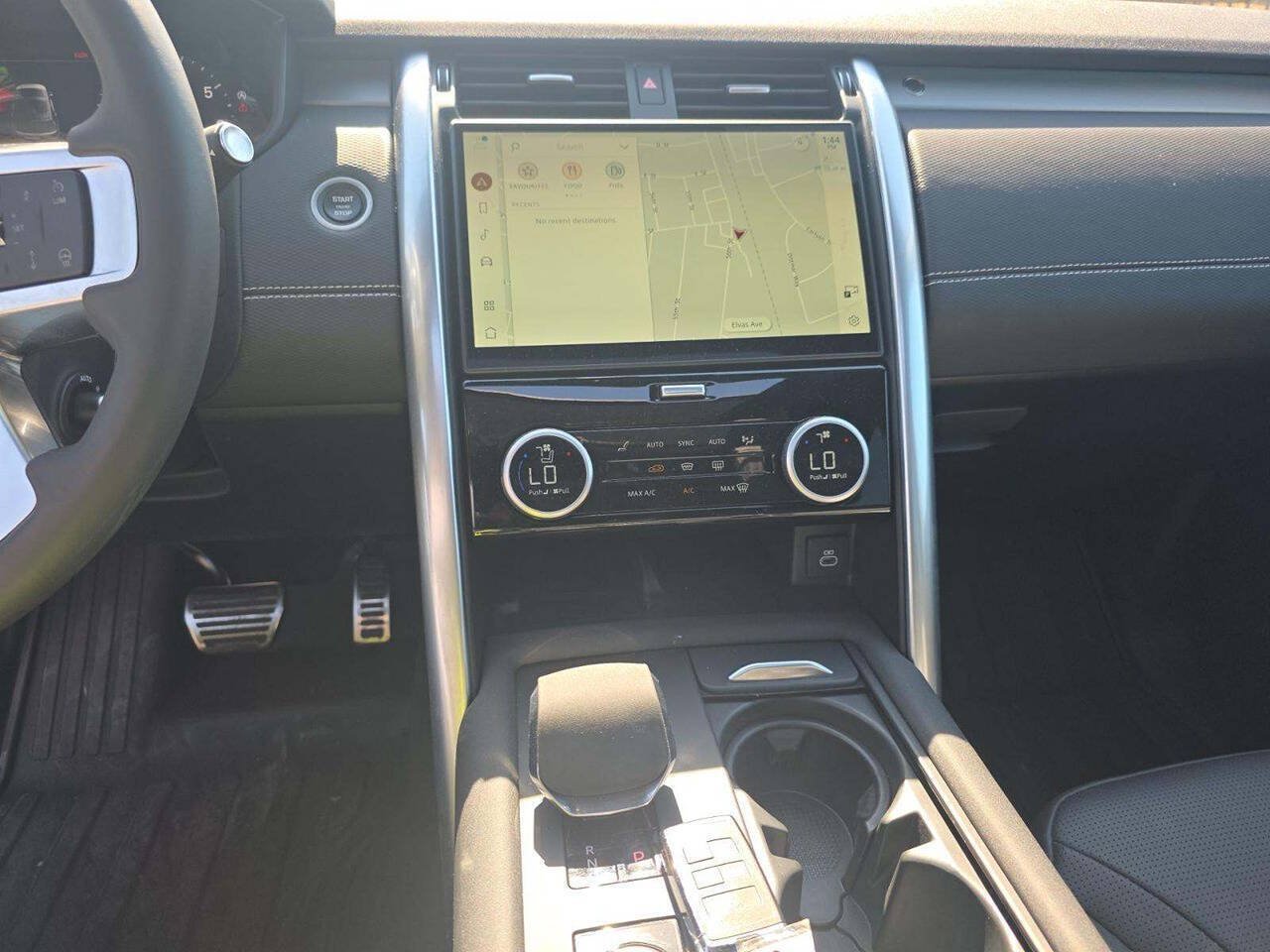 Used 2024 Land Rover Discovery Dynamic SE AWD/4WD image 13