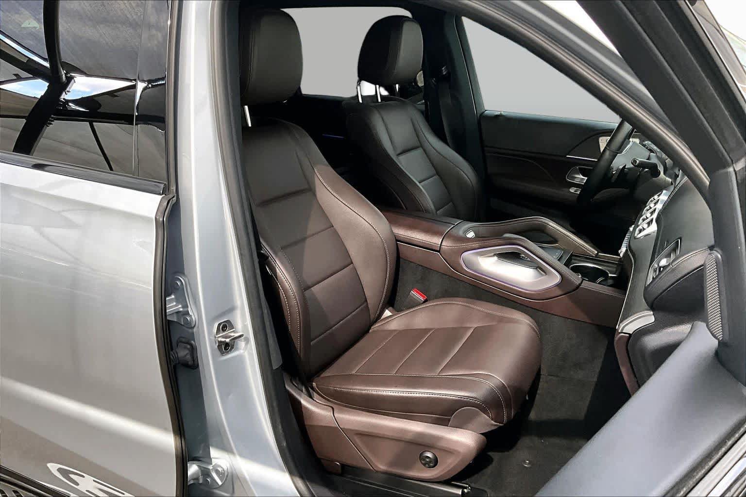 Used 2022 Mercedes-Benz GLS 450 4MATIC w/ AMG Line Exterior image 9