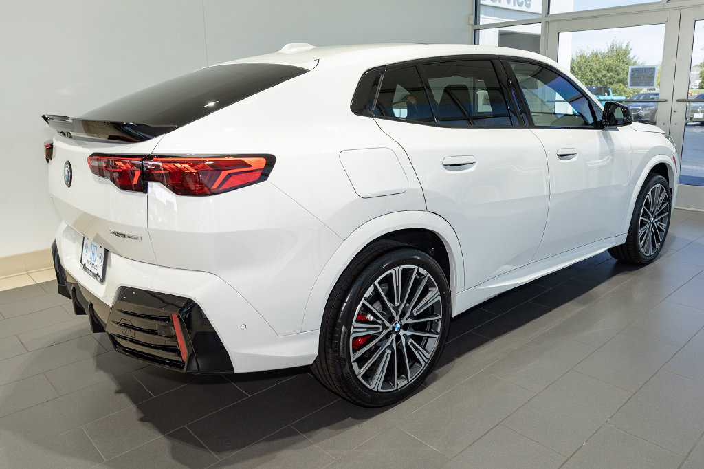 New 2027 BMW X2 xDrive28i AWD/4WD image 15