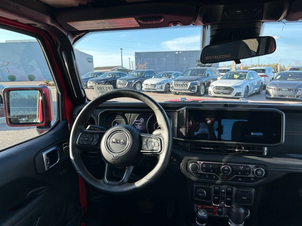 Used 2025 Jeep Gladiator Mojave w/ Convenience Group image 9