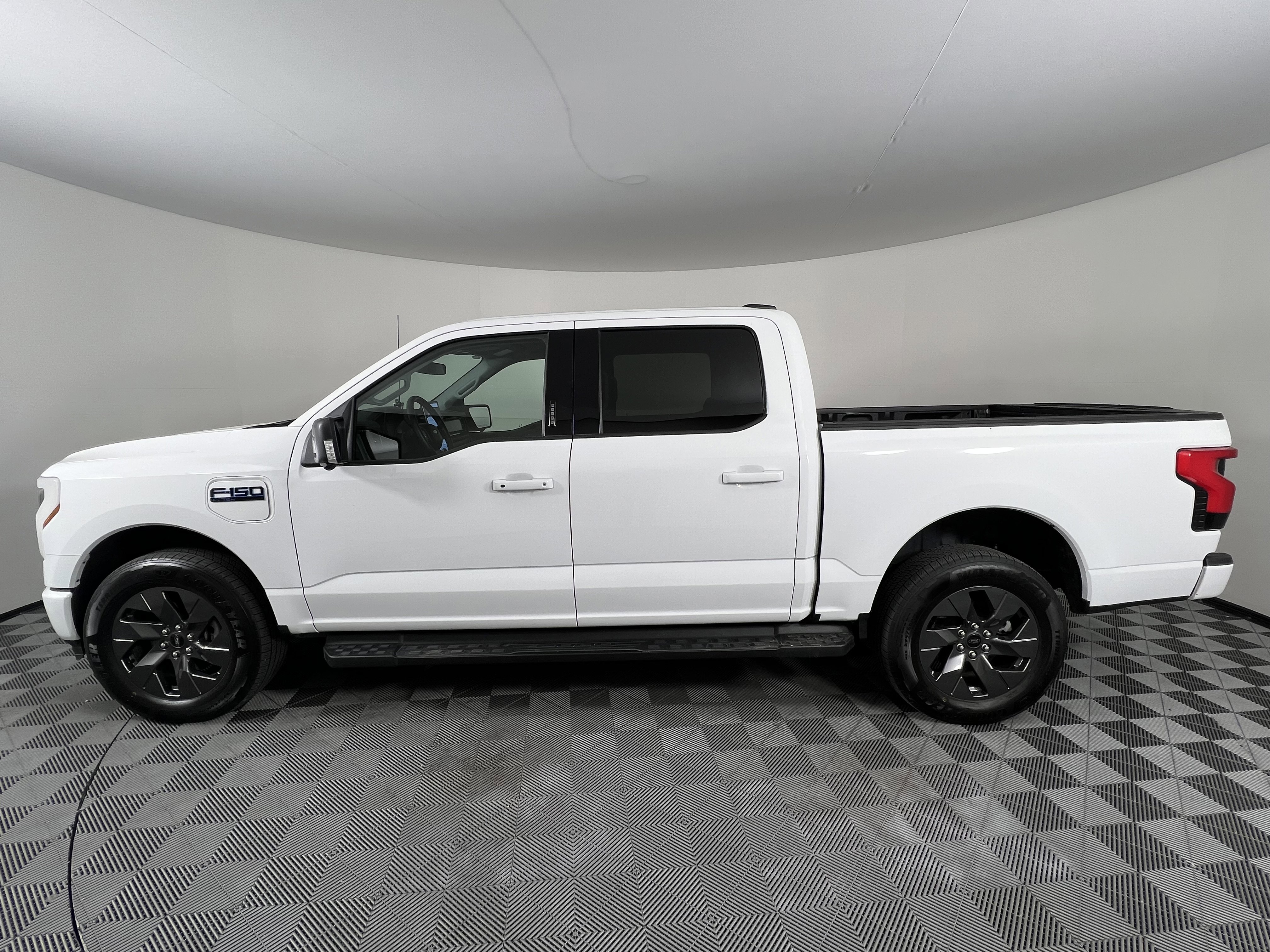 Used 2024 Ford F150 Lightning Flash image 9