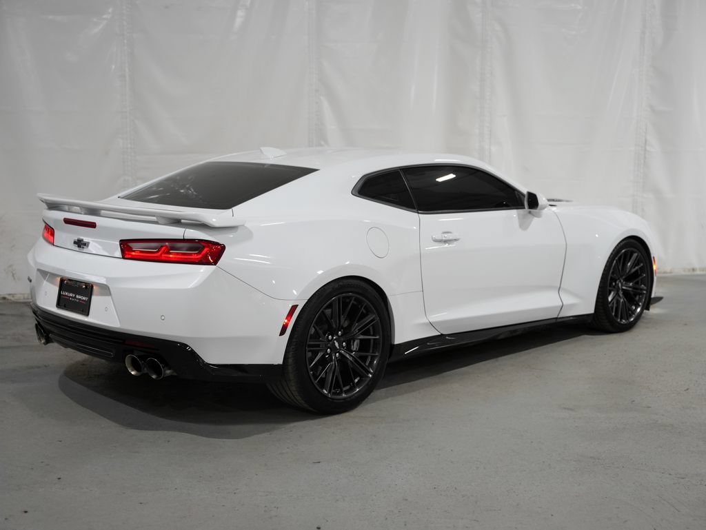 Used 2018 Chevrolet Camaro ZL1 RWD image 6