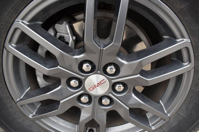 Used 2025 GMC Acadia Elevation image 9