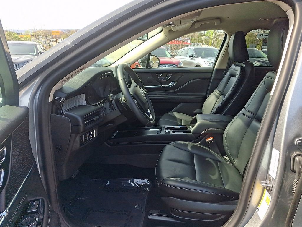 Certified 2024 Lincoln Corsair AWD image 13