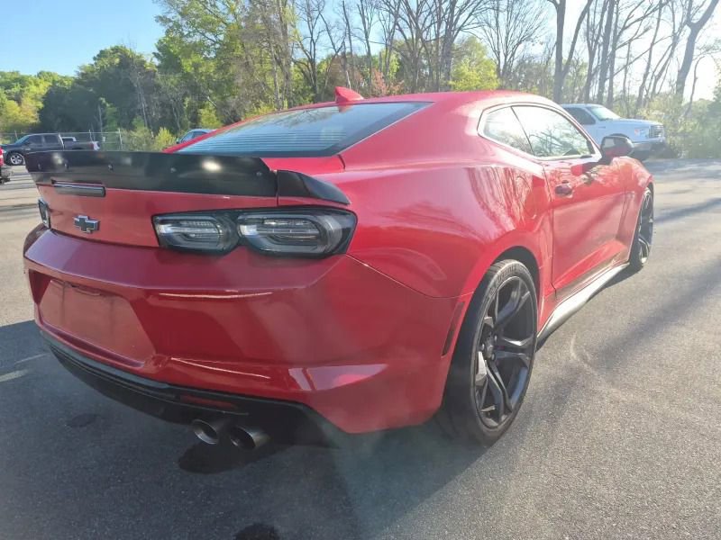 Used 2021 Chevrolet Camaro SS RWD image 4