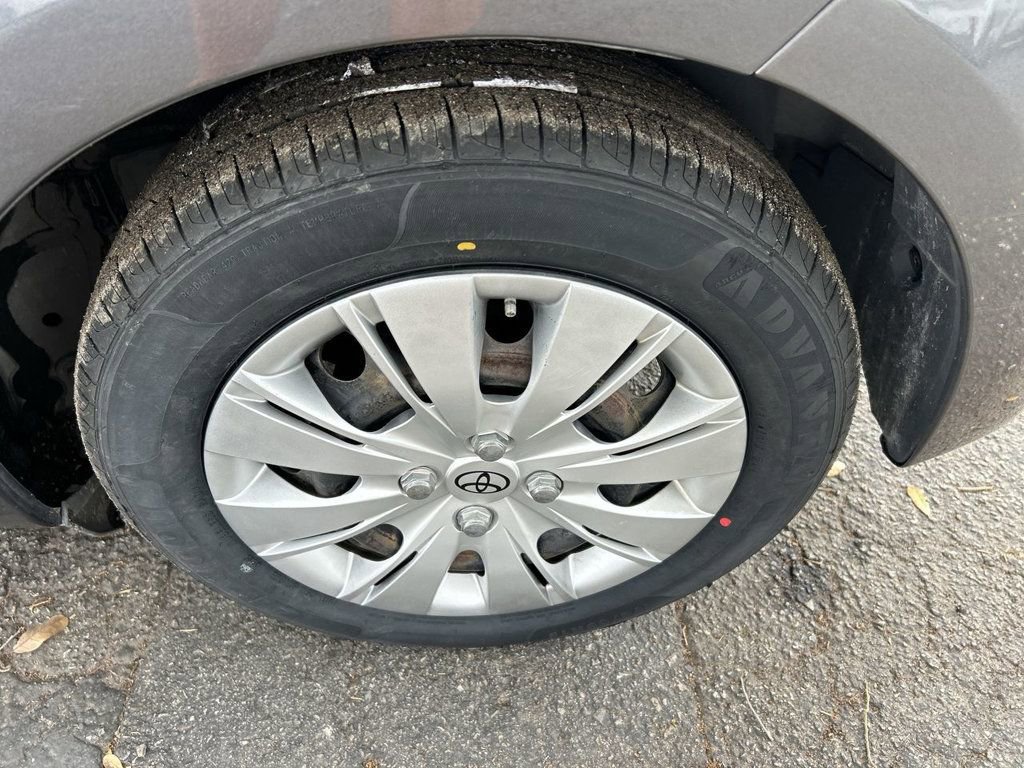 Used 2017 Toyota Yaris L FWD image 10