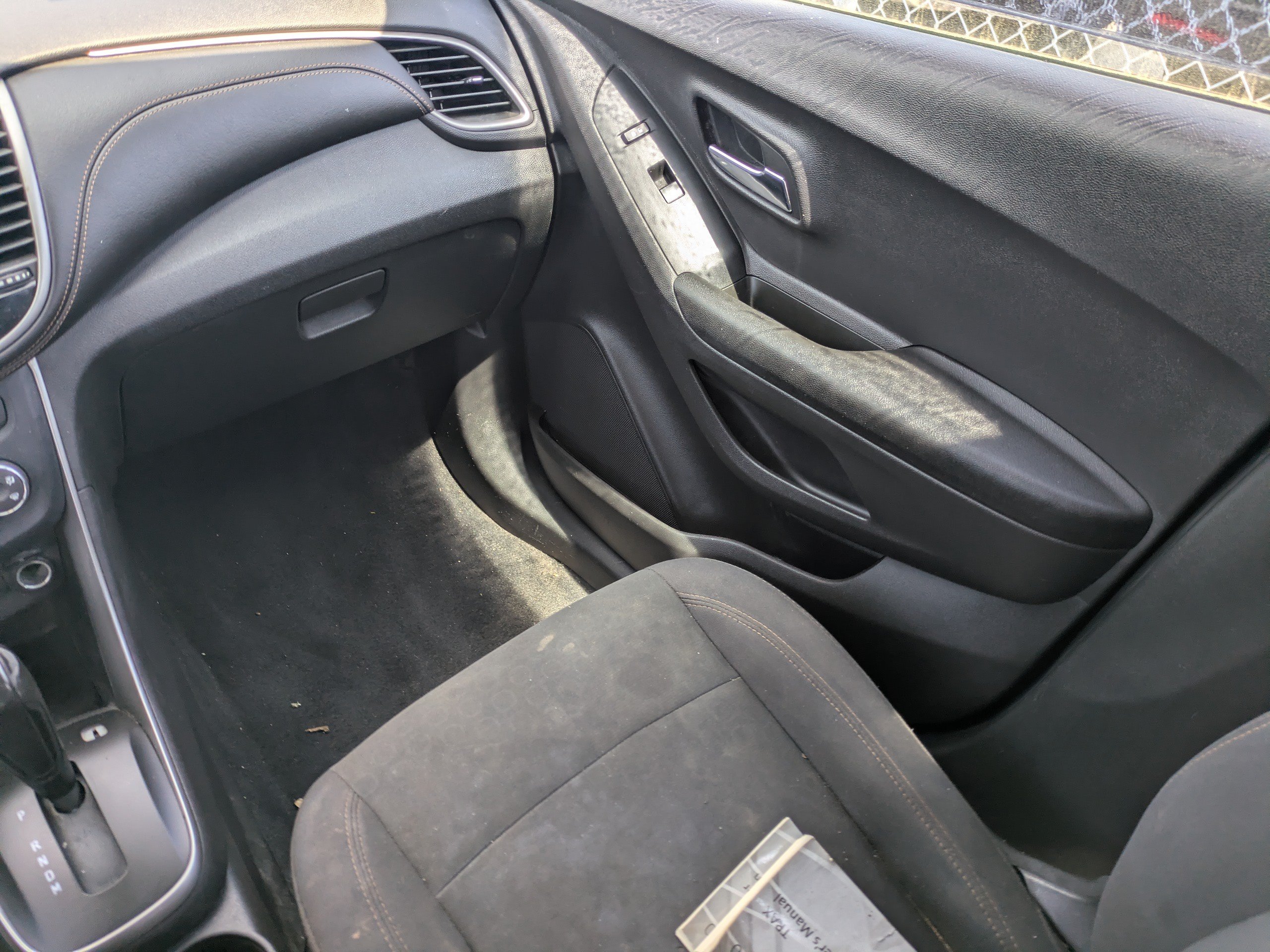 Used 2020 Chevrolet Trax LS FWD image 15