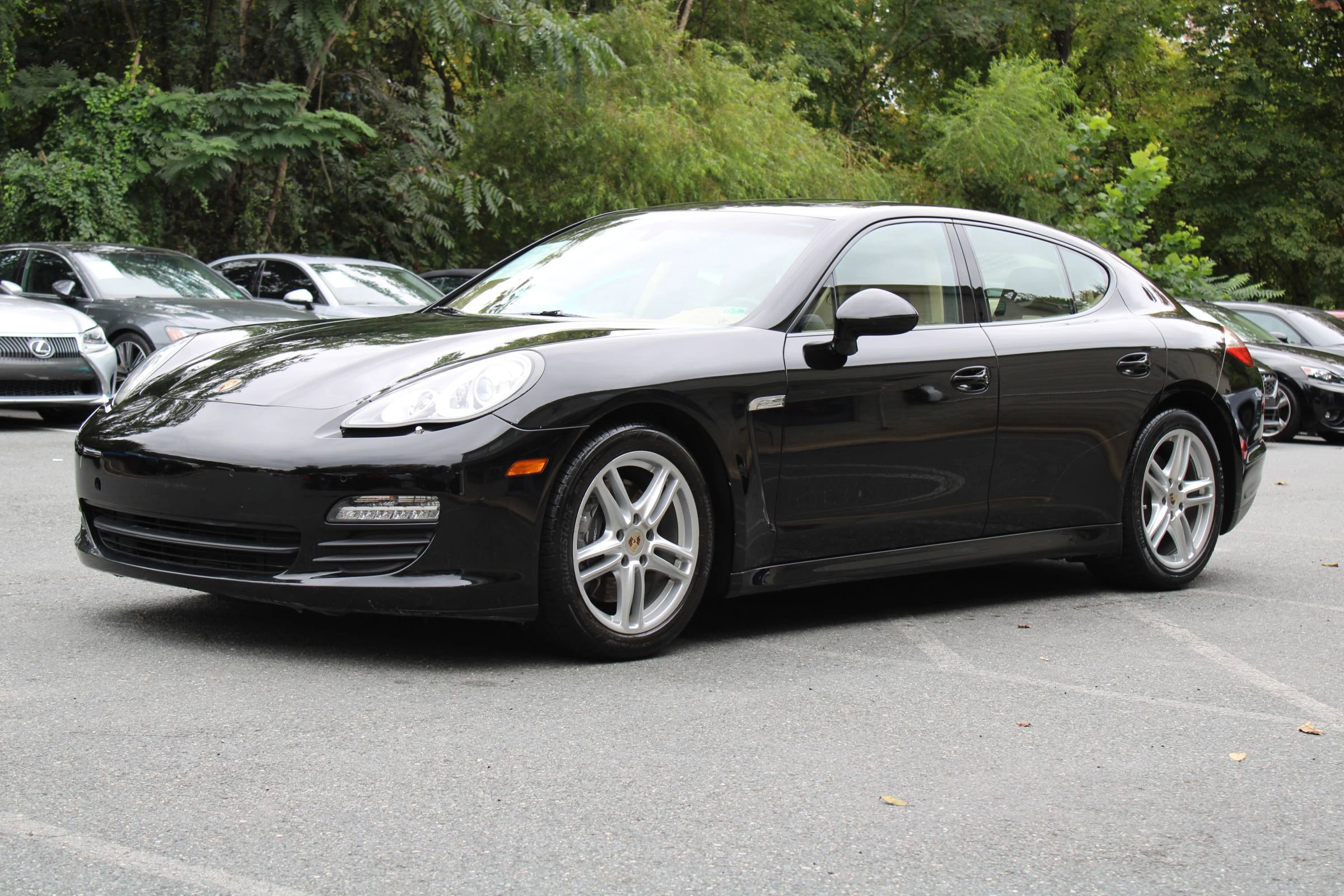 Used 2012 Porsche Panamera 4 image 3
