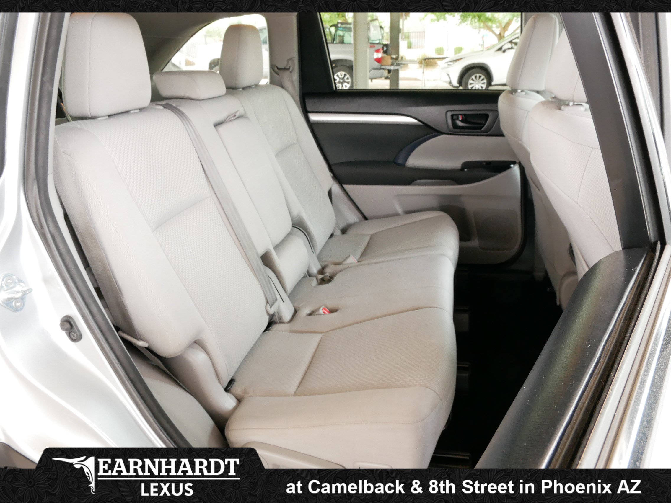 Used 2017 Toyota Highlander LE image 14